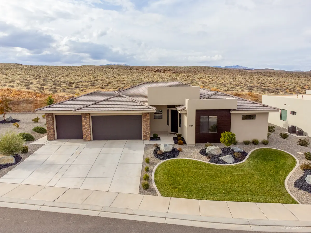 266 Megozzo Dr, St George, UT 84770