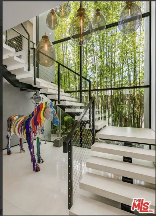 428 N La Jolla Ave, Los Angeles, CA 90048-2233