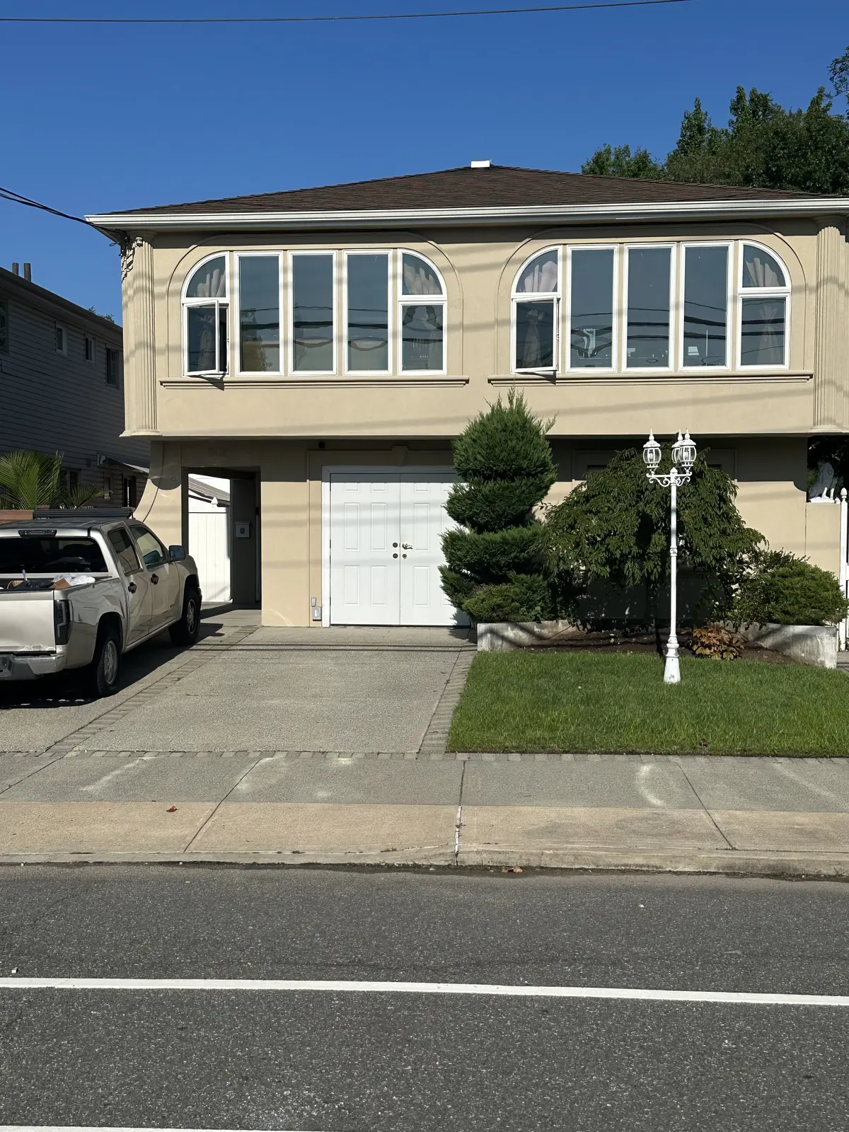 208 Arlene St, Staten Island, NY 10314-3204