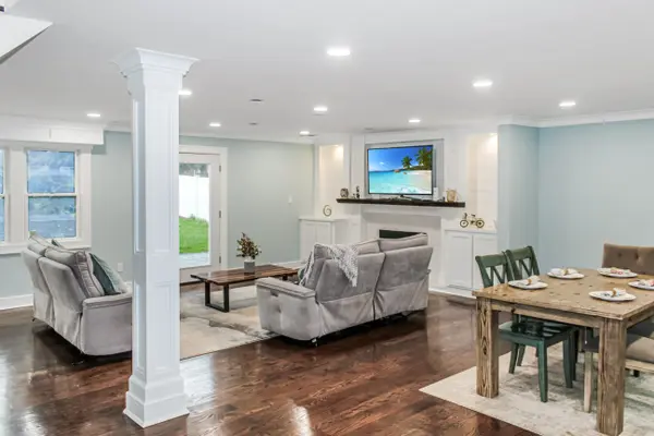 23 Patrician Ln, Medford, NY 11763-4416