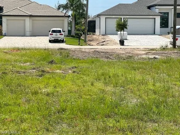 1803 NW 38th Pl, Cape Coral, FL 33993-3530