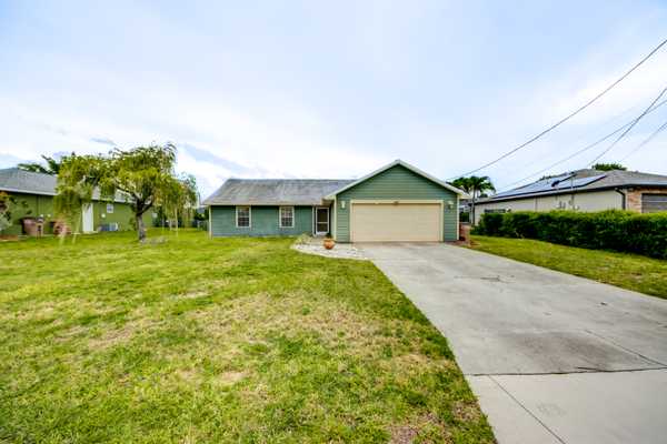 830 NE 11th Ter, Cape Coral, FL 33909-1437