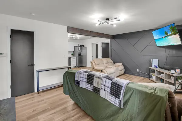 9012 E 74th Ter, Raytown, MO 64133-6433