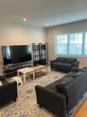 70 Batavia Pl #right side, Harrison, NY 10528-2924