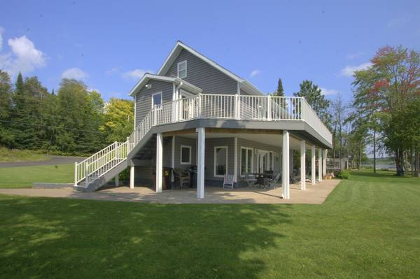 207 Noren Rd, Iron River, MI 49935-8480