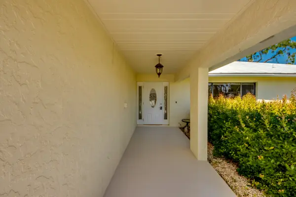 17225 Castleview Dr, North Fort Myers, FL 33917-3825