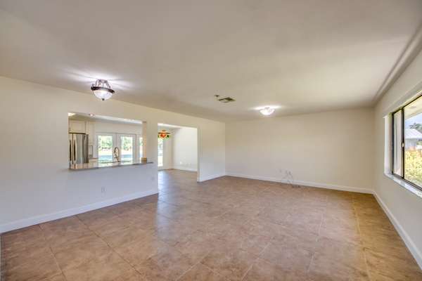 North Fort Myers, FL 33917-3825,17225 Castleview Dr