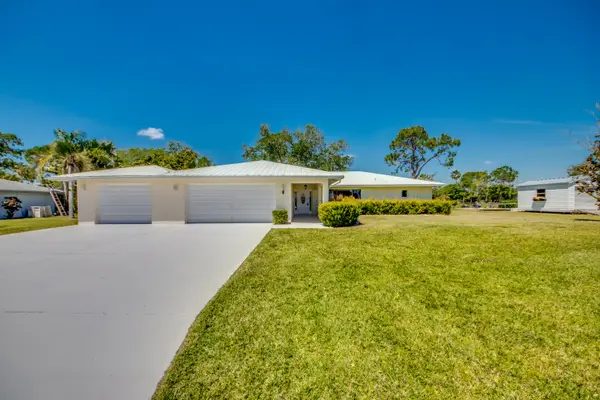 17225 Castleview Dr, North Fort Myers, FL 33917-3825