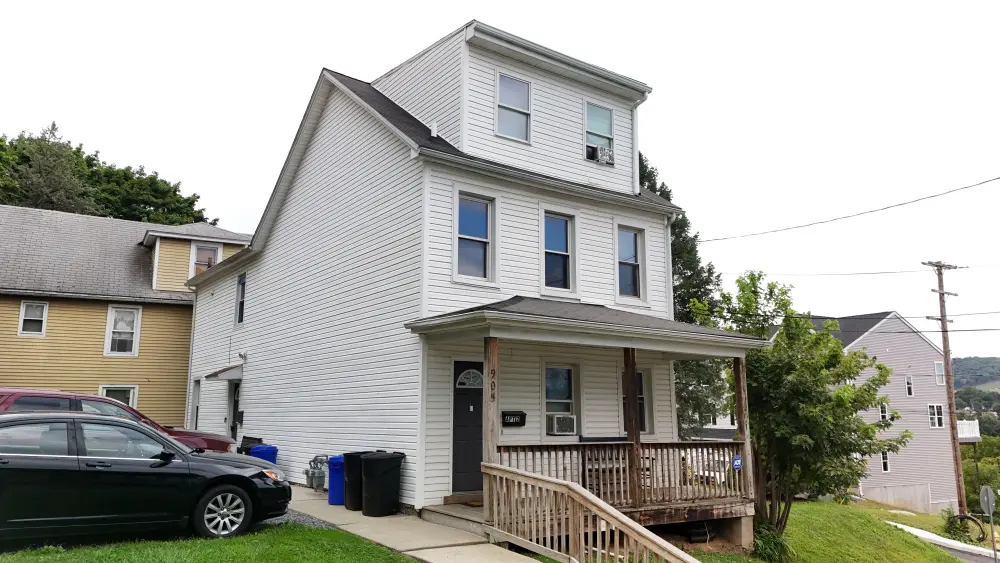 905 Palmer St, Easton, PA 18042-5435