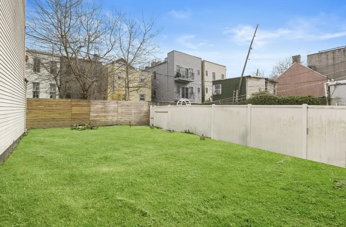 392 Palisade Ave #1, Jersey City, NJ 07307-1665