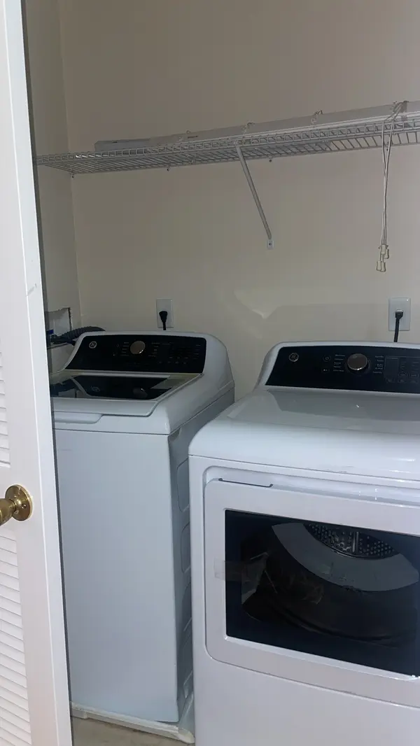 139 W 26th St #2, Bayonne, NJ 07002-1720