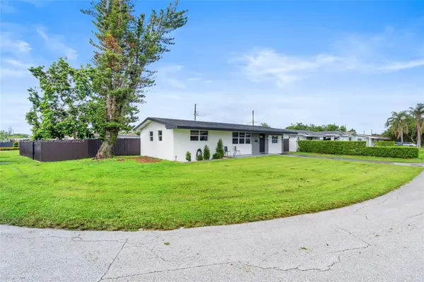 8430 NW 12th St, Pembroke Pines, FL 33024-4965