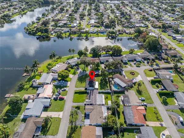 8430 NW 12th St, Pembroke Pines, FL 33024-4965