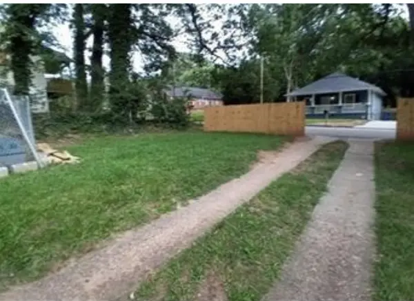 1105 Oak Knoll Ter SE, Atlanta, GA 30315-5213