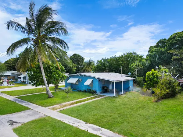 2107 Golfview Ct, Fort Pierce, FL 34950-5438
