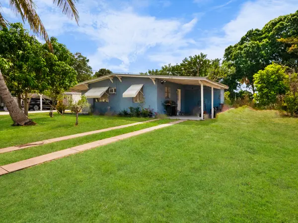 2107 Golfview Ct, Fort Pierce, FL 34950-5438
