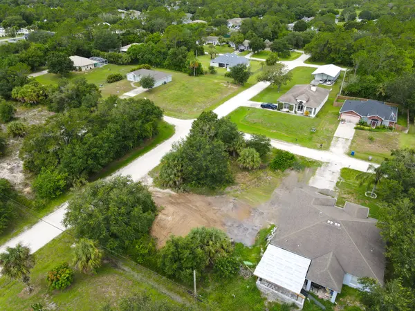9210 102nd Ave, Vero Beach, FL 32967-3055