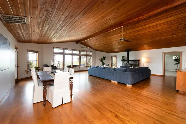 4094 Val Verde Rd, Loomis, CA 95650-9401