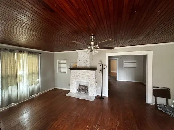 24 N L St, Pensacola, FL 32502-4438