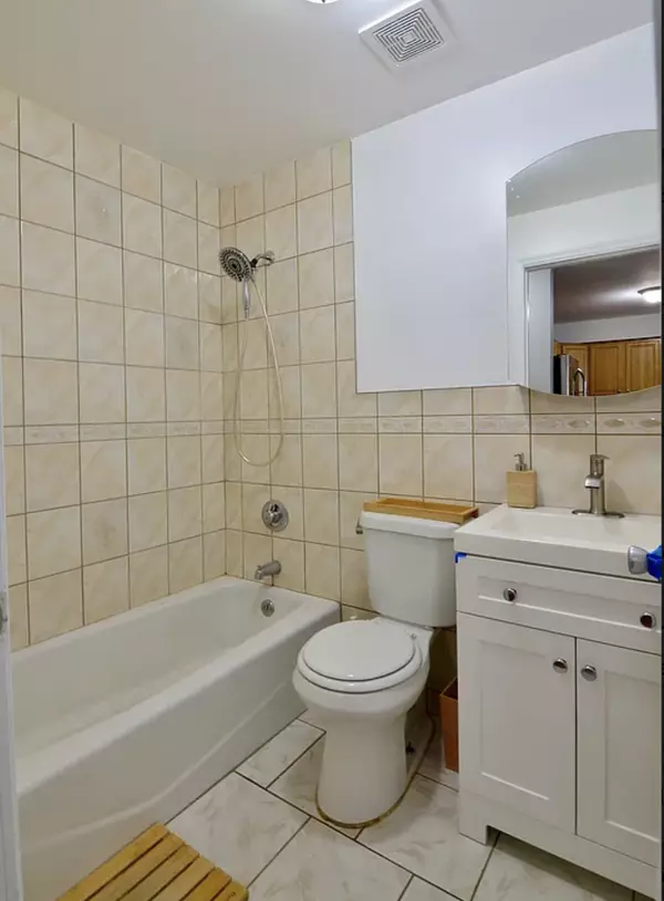 Far Rockaway, NY 11693-1302,167 Beach 95th St #1