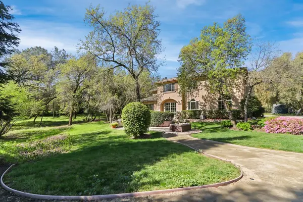 9274 King Rd, Loomis, CA 95650-8402