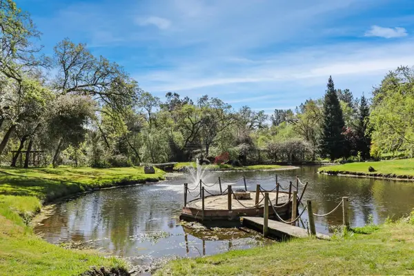 9274 King Rd, Loomis, CA 95650-8402