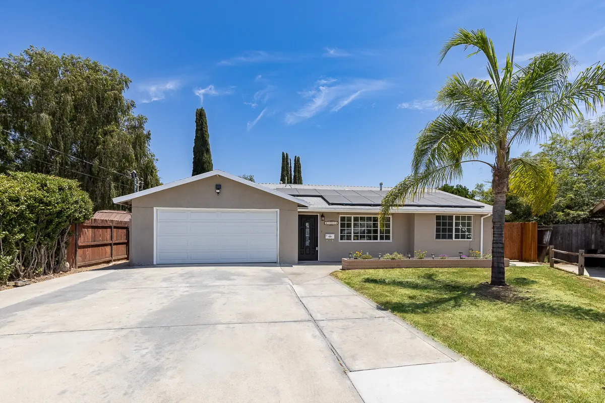 703 Mills St, Escondido, CA 92027-1945