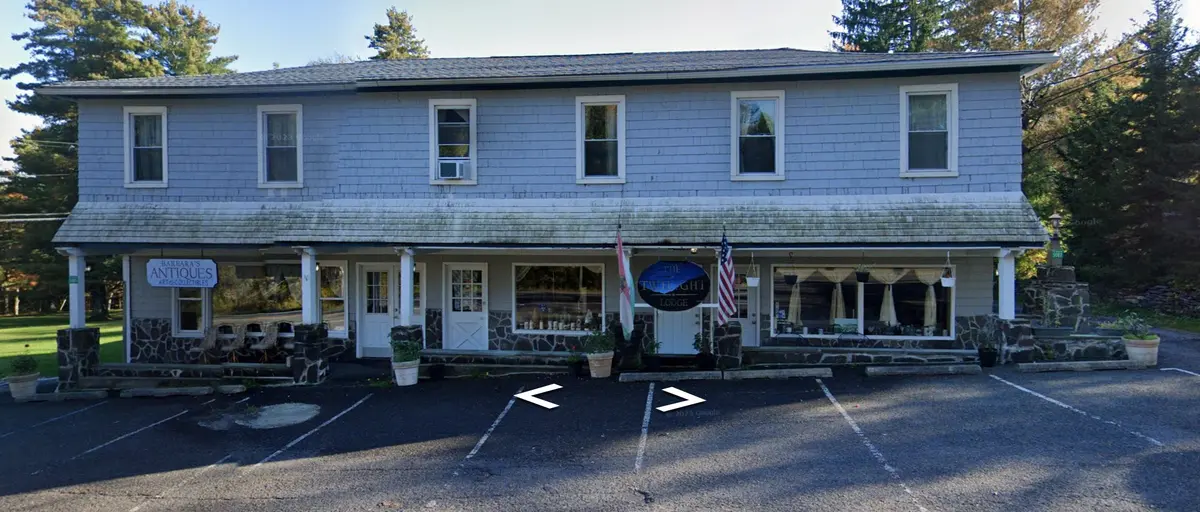 Twilight lodge