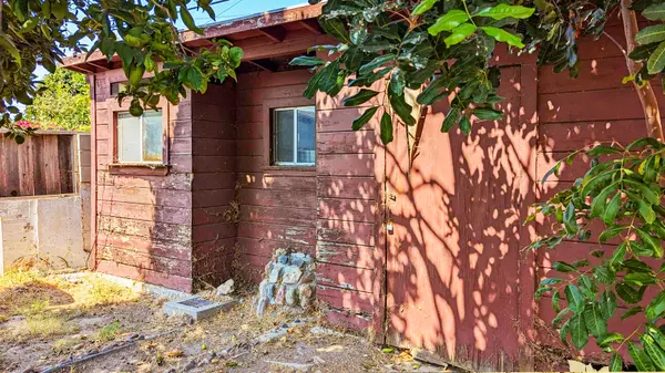 10313 San Vincente Ave, South Gate, CA 90280-6649