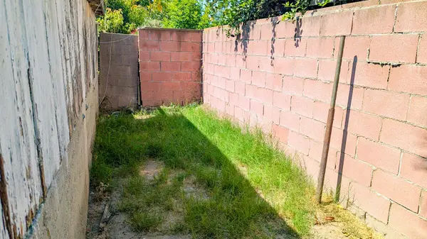 10313 San Vincente Ave, South Gate, CA 90280-6649