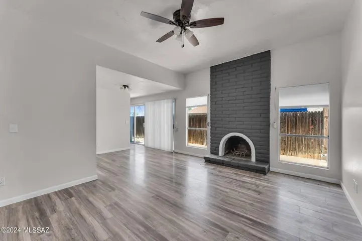 1802 S Sunburst Pl, Tucson, AZ 85748-7523