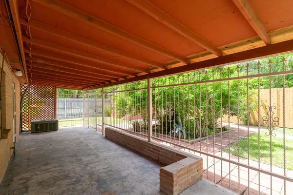 616 Kennedy Ave, Mcallen, TX 78501-2962