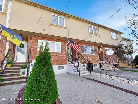 14 Abingdon Ct, Staten Island, NY 10308-1342