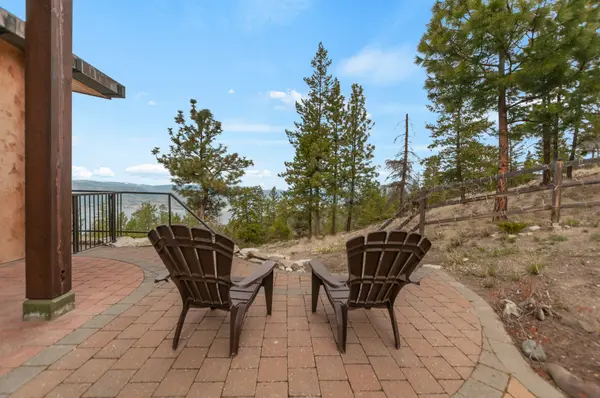102 Vista Place, Penticton, BC V2A 8T4