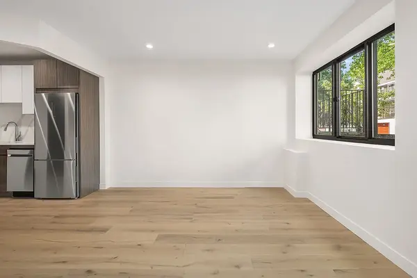 25-15 36th St #1FA, New York, NY 11103