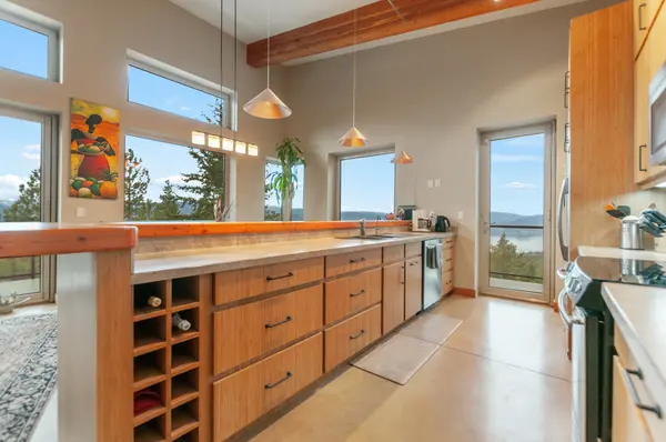 102 Vista Place, Penticton, BC V2A 8T4
