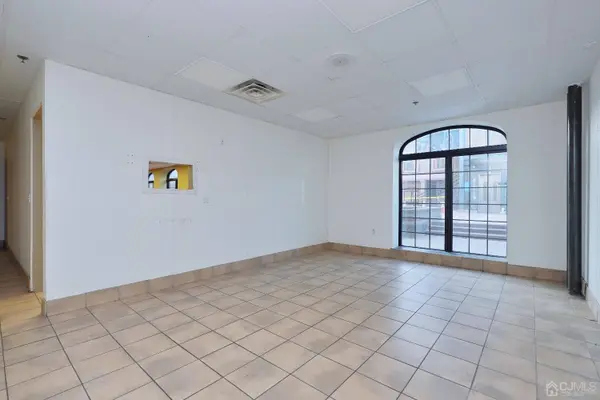 131 Broadway N, South Amboy, NJ 08879-1639