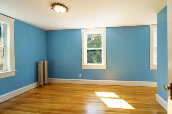 395 Norwood Ave, Warwick, RI 02888-2363