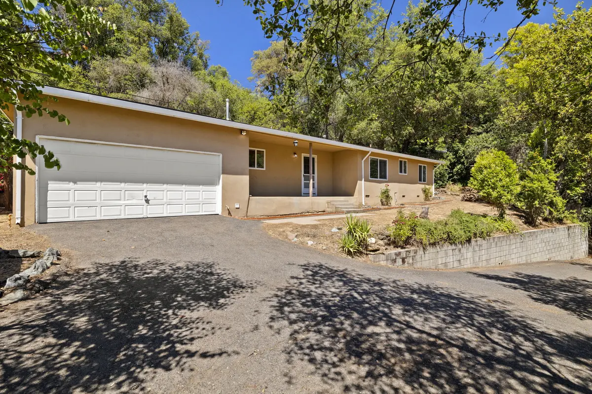 11124 Circle Dr, Jamestown, CA 95327-9609