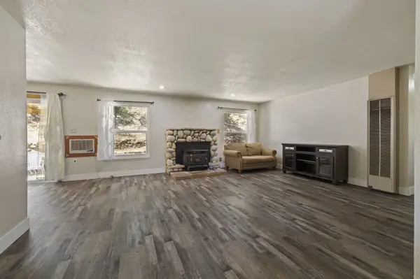 11124 Circle Dr, Jamestown, CA 95327-9609