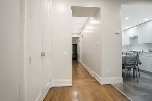 Brooklyn, NY 11249-8502,562 Bedford Ave #1a