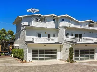 Carlsbad, CA 92008-3133,3337 Lincoln St