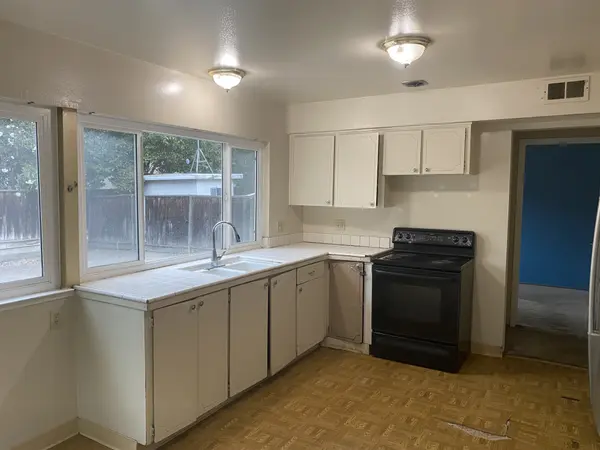 349 Henderson Dr, San Jose, CA 95123-4414