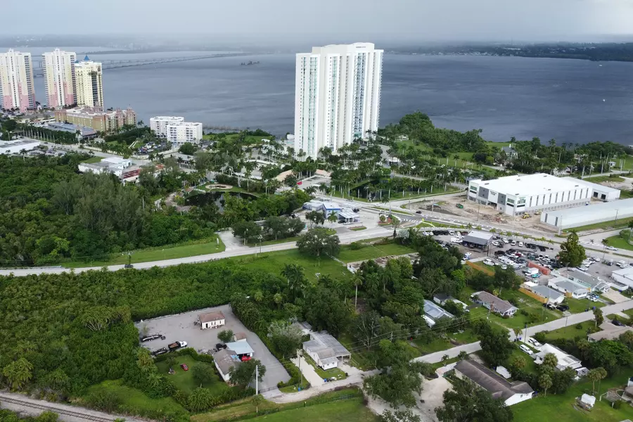 1270 Allen St, Fort Myers, FL 33916-1501