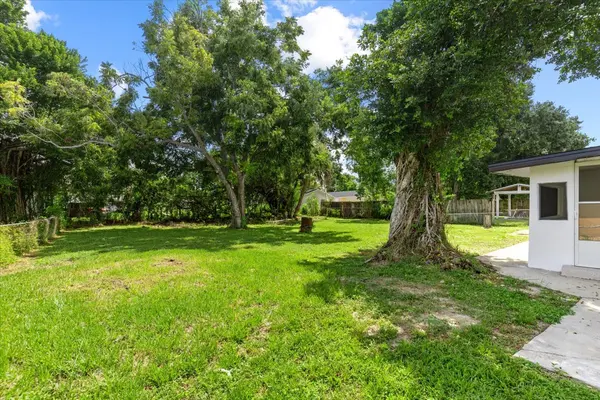 328 Nogales St, Fort Myers, FL 33916-3944