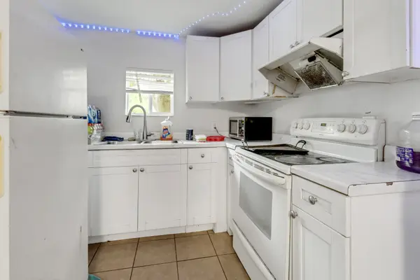1270 Allen St, Fort Myers, FL 33916-1501