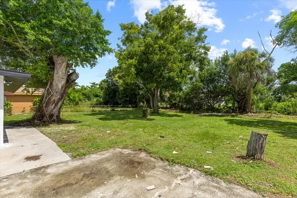 328 Nogales St, Fort Myers, FL 33916-3944