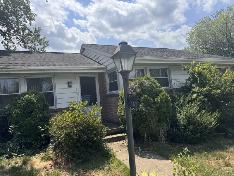 163 Thomas Pl, Sinking Spring, PA 19608-1275