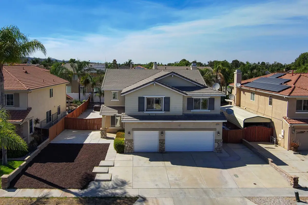 33677 Nandina Ln, Murrieta, CA 92563-3403