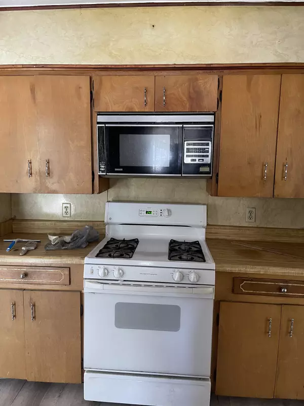 4249 Buena Vista St, San Antonio, TX 78237-2124